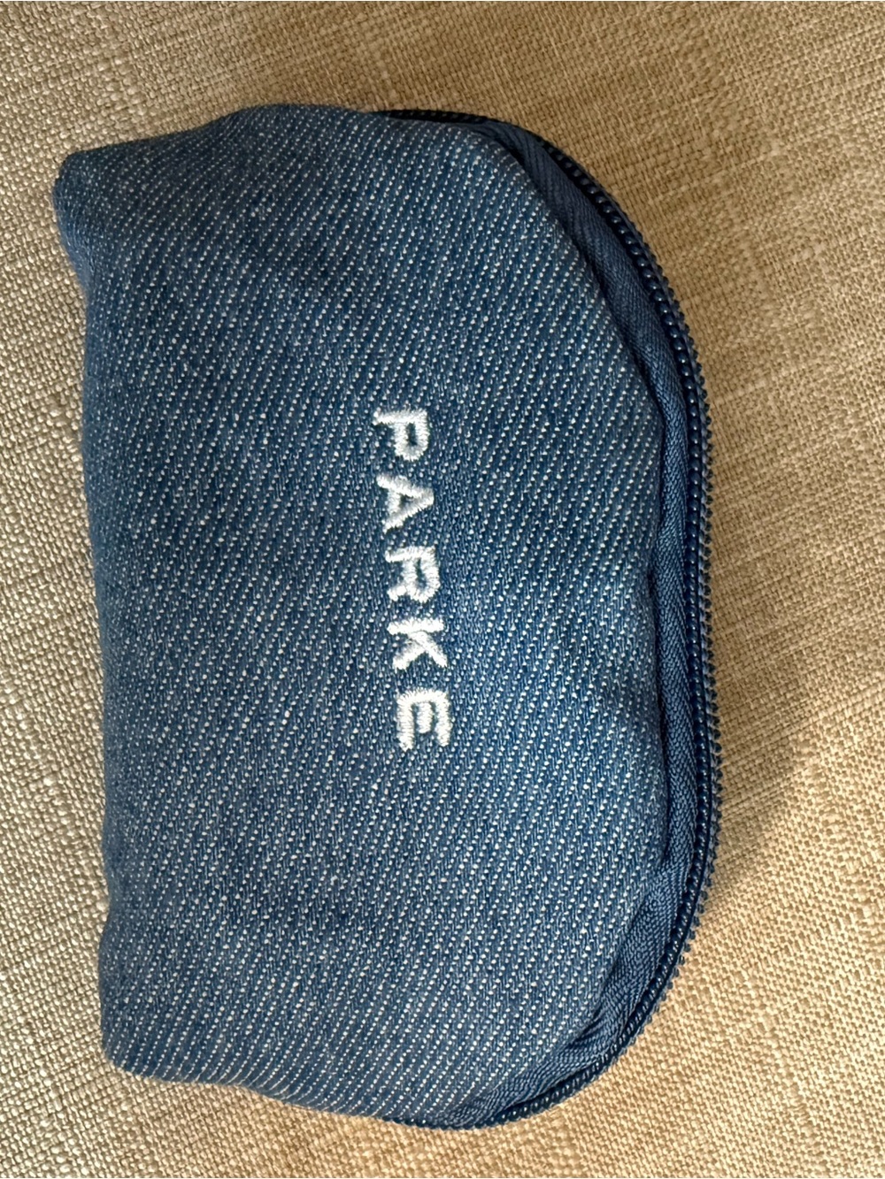 PARKE Claw clip with pouch